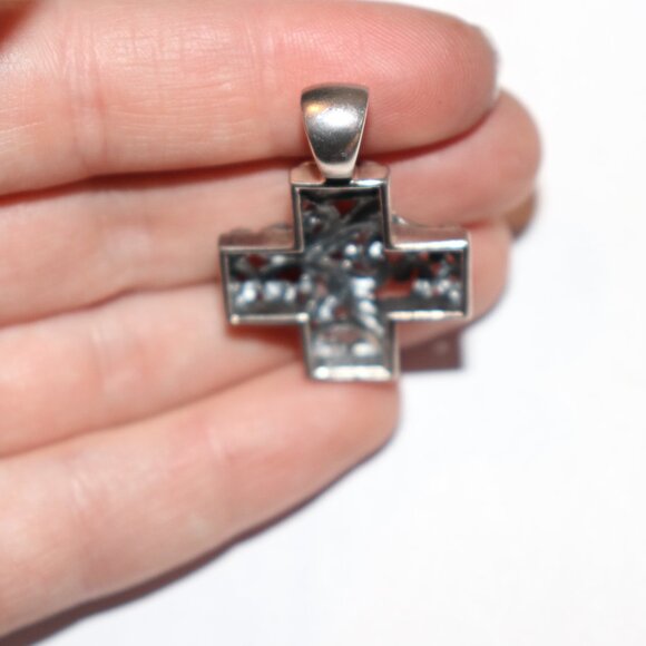 Stunning ATI sterling silver cross pendant .925 1 3/8" tall - Picture 3 of 6